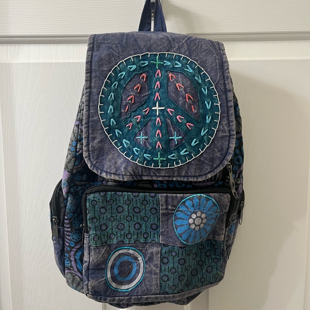 PEACE SIGN BACKPACK☮️